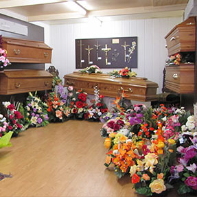 cerceuil fleurs - Organisation obsèques saint-jean-de-maurienne